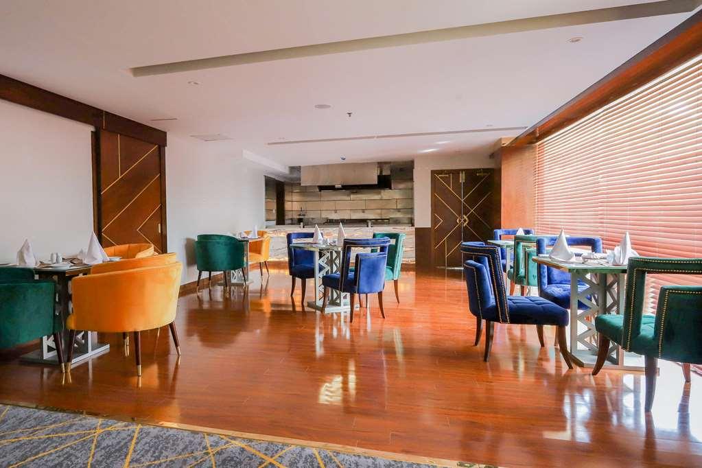 Best Western Premier Islamabad Hotel Restaurant foto