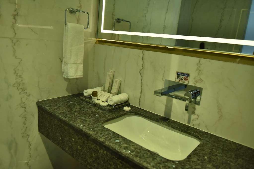 Best Western Premier Islamabad Hotel Kamer foto